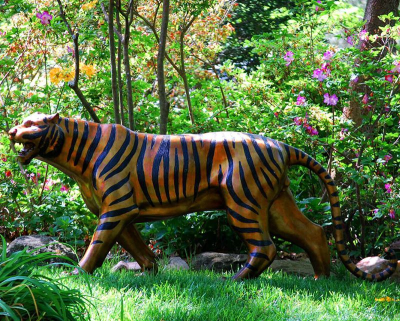 Sumatran tiger statue